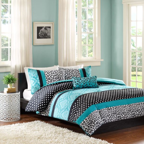 Chloe Comforter Set - Image 2