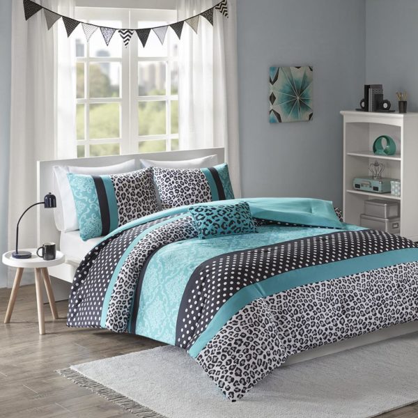 Chloe Comforter Set