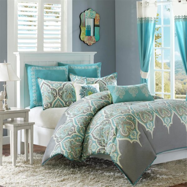 Nisha Comforter Set
