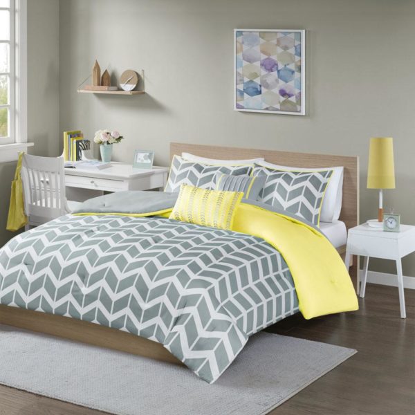 Nadia Comforter Set