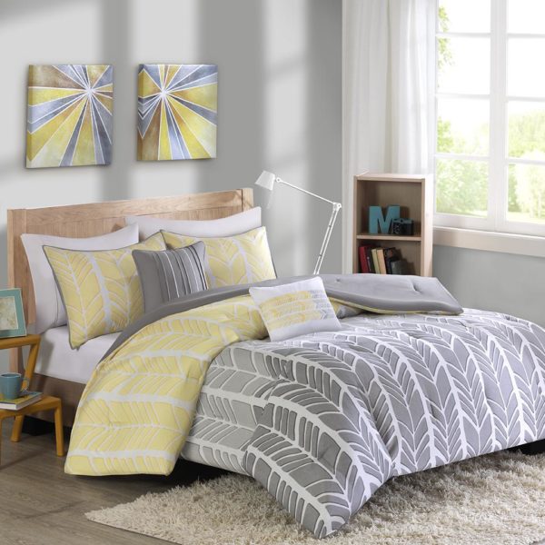 Adel Comforter Set