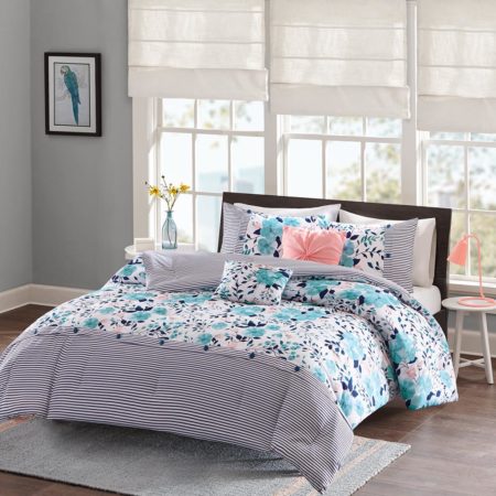 Delle Reversible Comforter Set