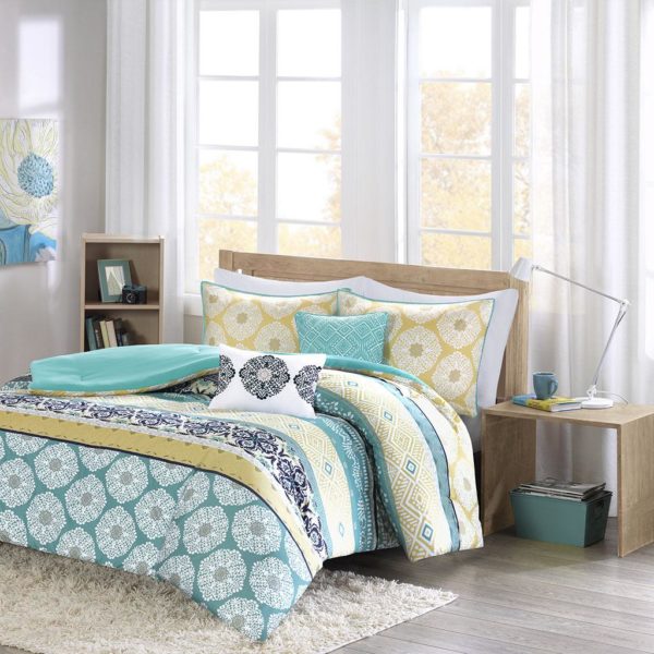 Arissa Comforter Set