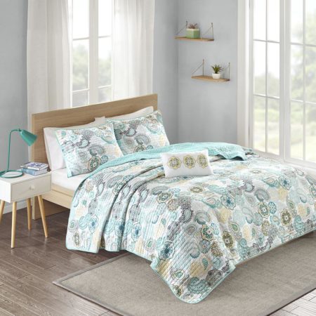 Tamil Reversible Coverlet Set