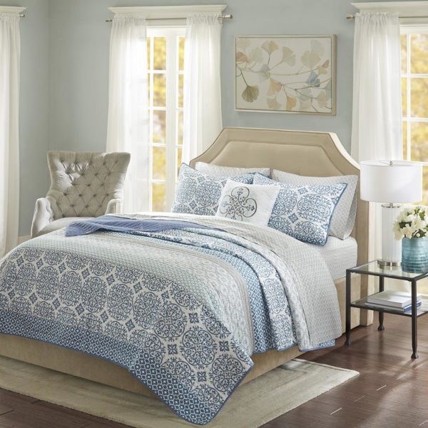 Sybil Complete Reversible Coverlet and Cotton Sheet Set