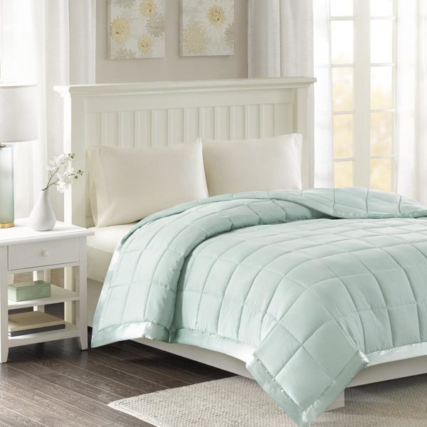 Windom Microfiber Down Alternative Blanket with 3M Moisture Management - Image 7