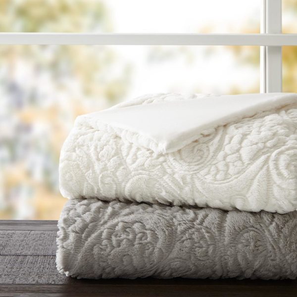 Norfolk Ultra Plush Down Alternative Throw - Image 2