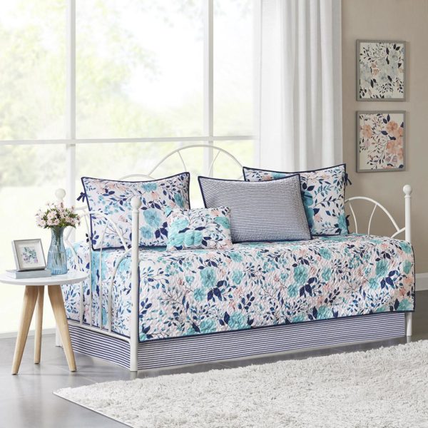 Delle 6 Piece Reversible Daybed Set