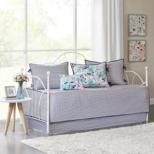 Delle 6 Piece Reversible Daybed Set - Image 3