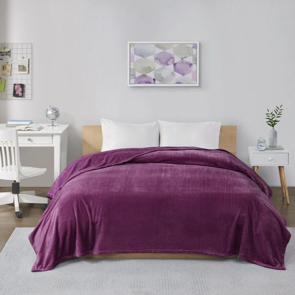 Microlight Plush Oversized Blanket - Image 2