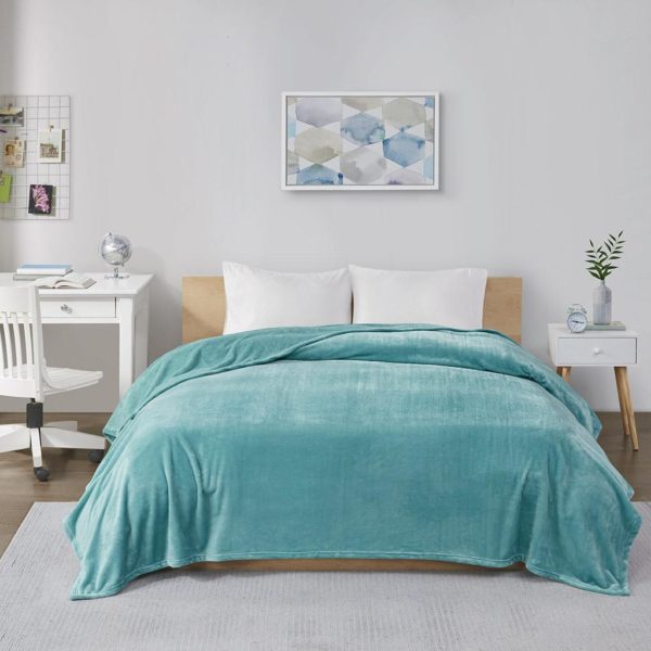Microlight Plush Oversized Blanket - Image 5