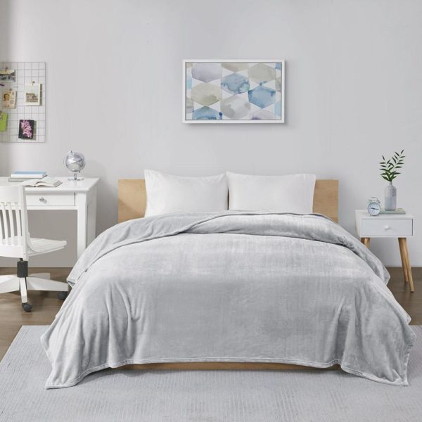 Microlight Plush Oversized Blanket - Image 7