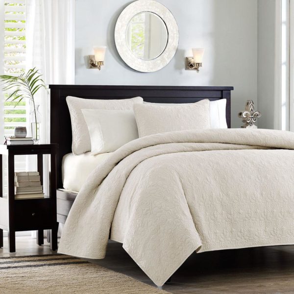 Quebec Reversible Coverlet Set - Image 3