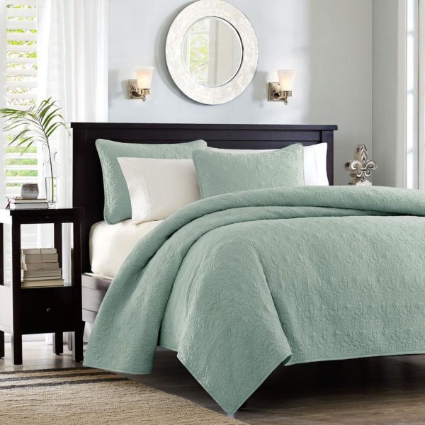 Quebec Reversible Coverlet Set - Image 4