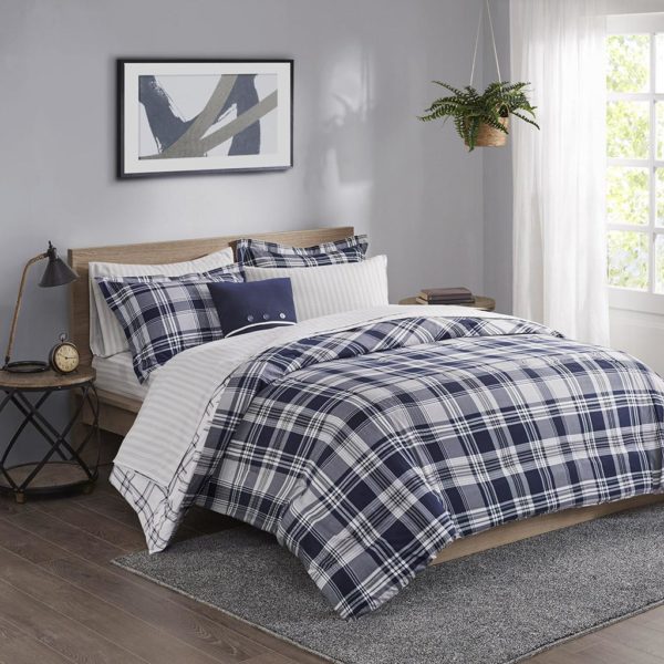 Patrick Reversible Complete Bedding Set